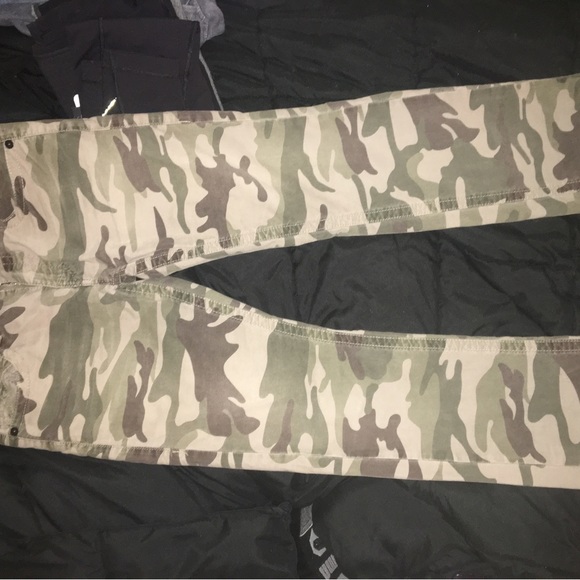 2000’s True Religion camo pants - Picture 4 of 5